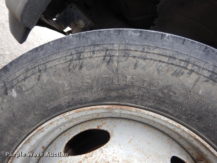 image for item DC0221 2005 Ford F550 flatbed truck