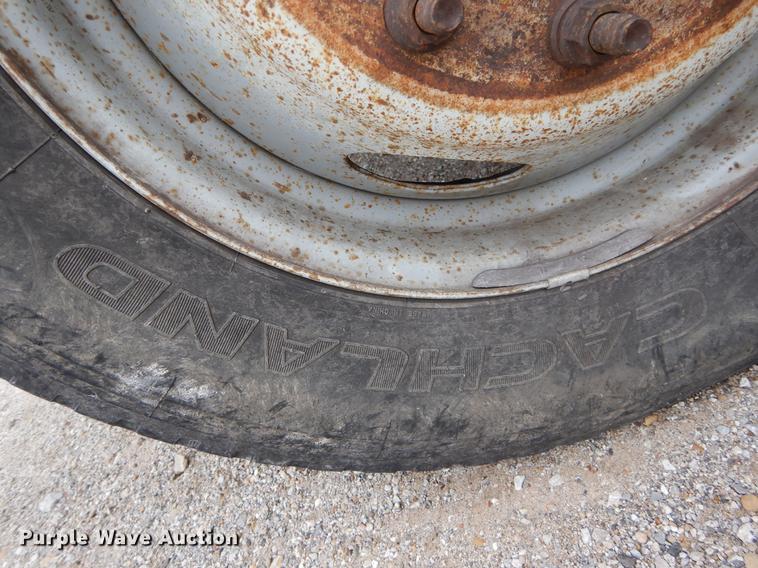 image for item DC0221 2005 Ford F550 flatbed truck