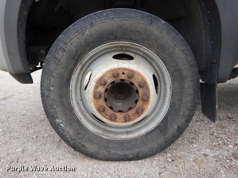 image for item DC0221 2005 Ford F550 flatbed truck