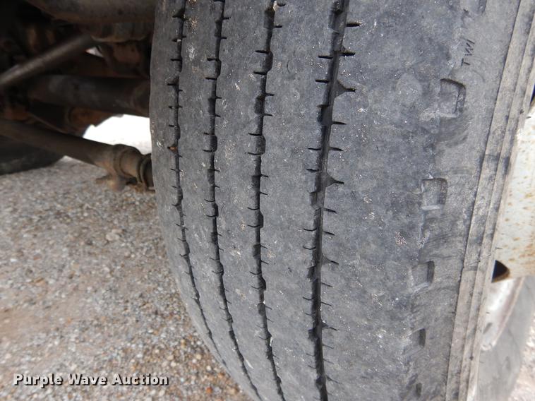 image for item DC0221 2005 Ford F550 flatbed truck