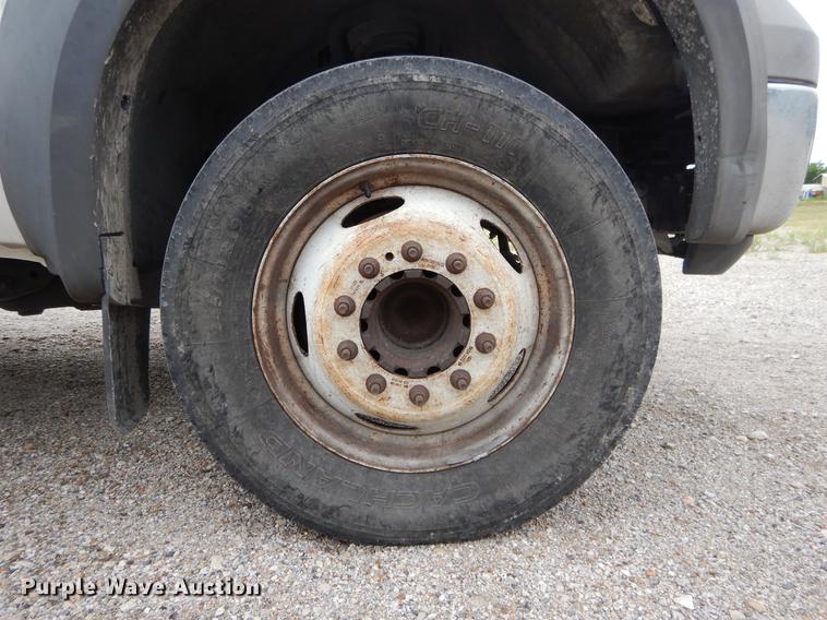 image for item DC0221 2005 Ford F550 flatbed truck