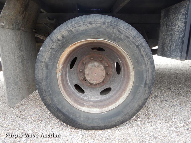 image for item DC0221 2005 Ford F550 flatbed truck