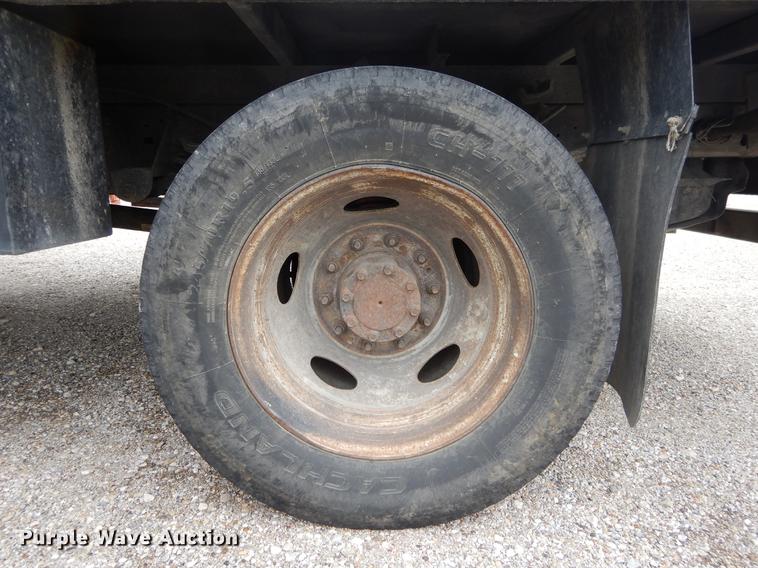 image for item DC0221 2005 Ford F550 flatbed truck