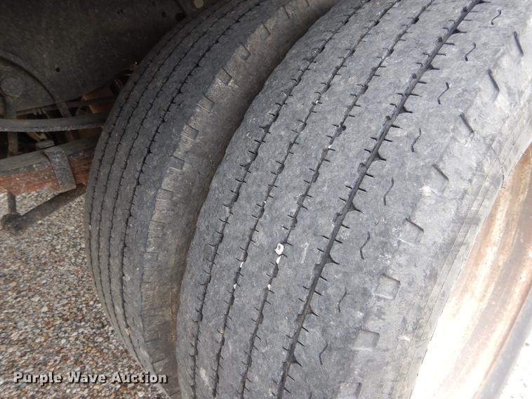 image for item DC0221 2005 Ford F550 flatbed truck