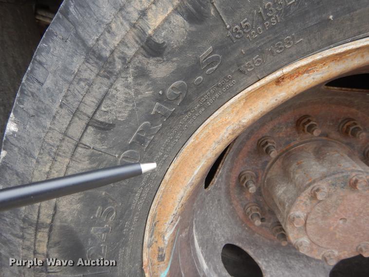 image for item DC0221 2005 Ford F550 flatbed truck