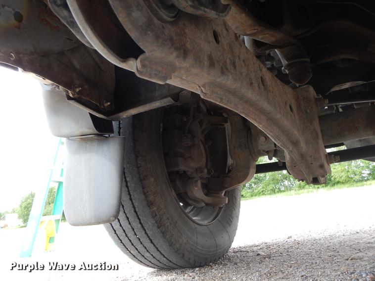 image for item DC0221 2005 Ford F550 flatbed truck