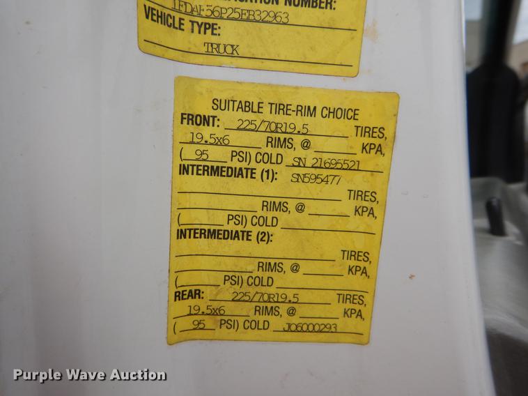 image for item DC0221 2005 Ford F550 flatbed truck