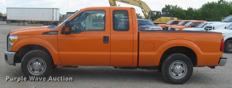 image for item DC1357 2013 Ford F250 Super Duty XL SuperCab pickup truck