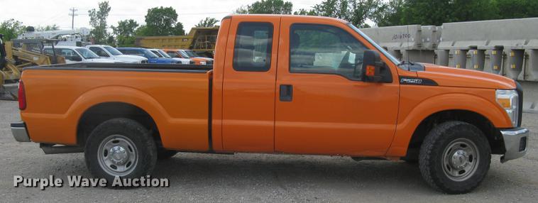 image for item DC1357 2013 Ford F250 Super Duty XL SuperCab pickup truck