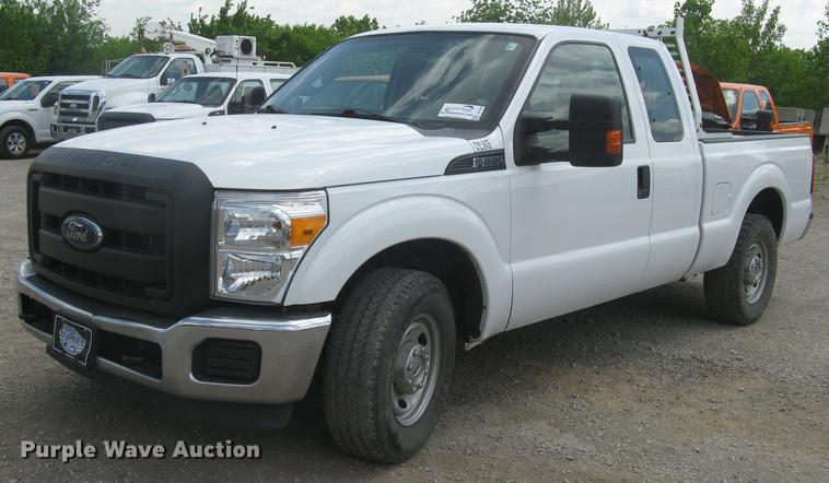 image for item DC1358 2015 Ford F250 Super Duty XL SuperCab pickup truck