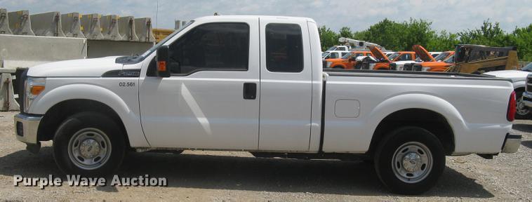 image for item DC1360 2016 Ford F250 Super Duty XL SuperCab pickup truck