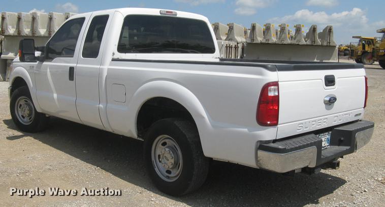 image for item DC1360 2016 Ford F250 Super Duty XL SuperCab pickup truck