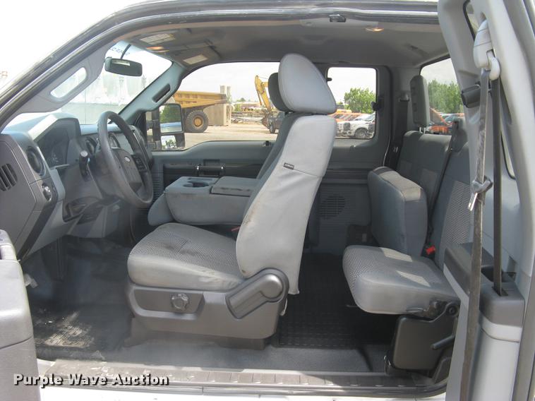 image for item DC1360 2016 Ford F250 Super Duty XL SuperCab pickup truck