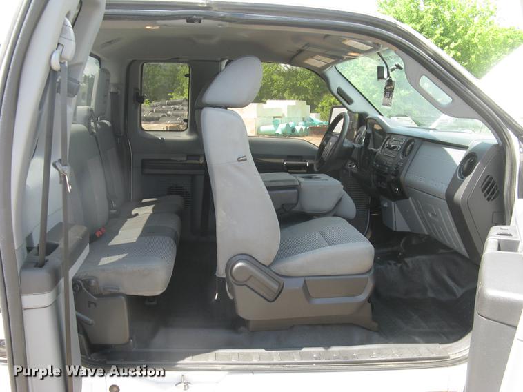 image for item DC1360 2016 Ford F250 Super Duty XL SuperCab pickup truck