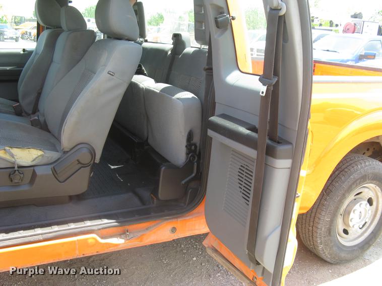 image for item DC1361 2014 Ford F250 Super Duty XL SuperCab pickup truck