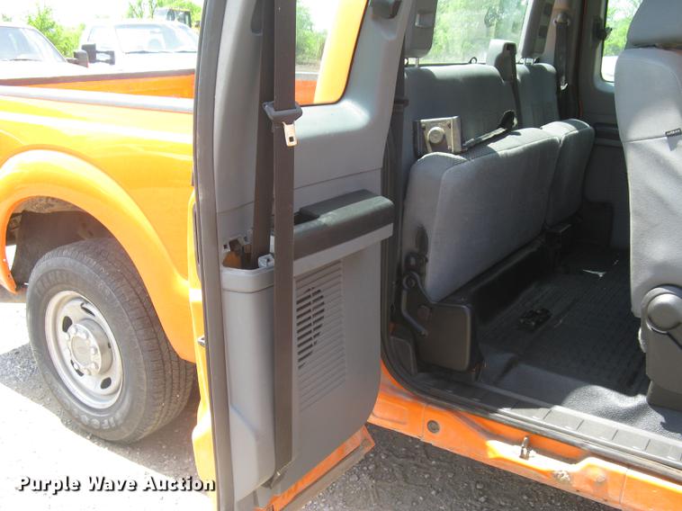 image for item DC1361 2014 Ford F250 Super Duty XL SuperCab pickup truck