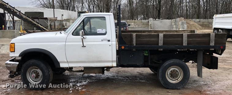 image for item DC8726 1989 Ford F350 bale bed pickup truck