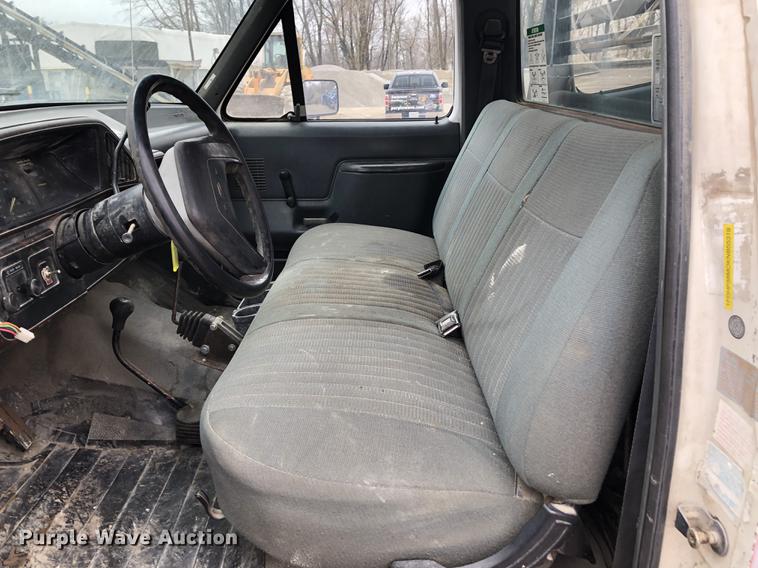 image for item DC8726 1989 Ford F350 bale bed pickup truck