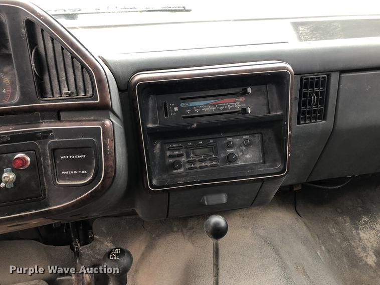 image for item DC8726 1989 Ford F350 bale bed pickup truck