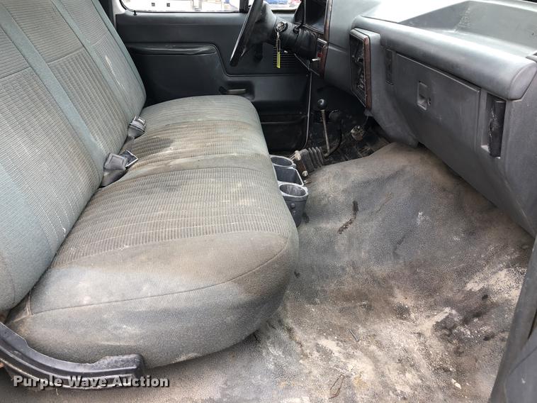 image for item DC8726 1989 Ford F350 bale bed pickup truck