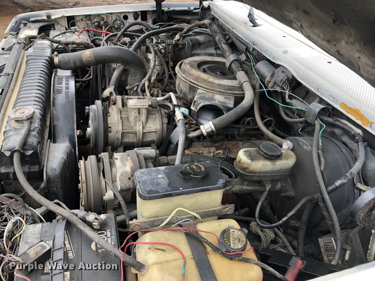 image for item DC8726 1989 Ford F350 bale bed pickup truck