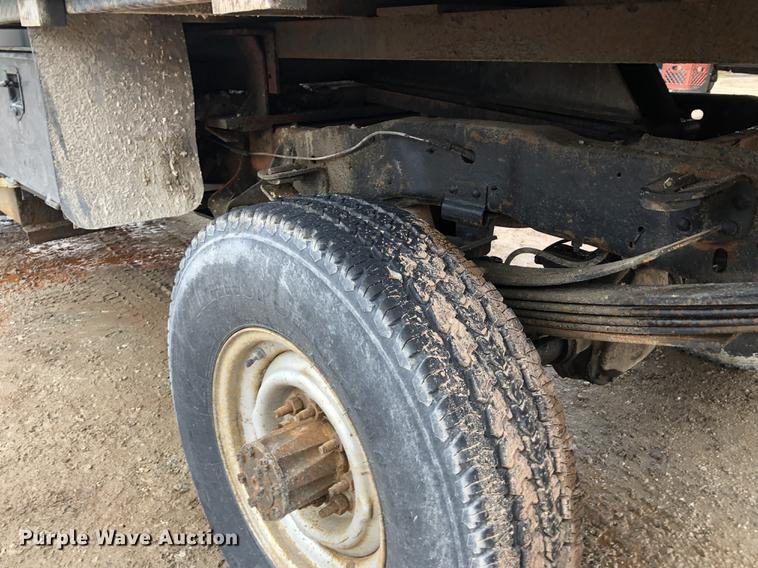 image for item DC8726 1989 Ford F350 bale bed pickup truck