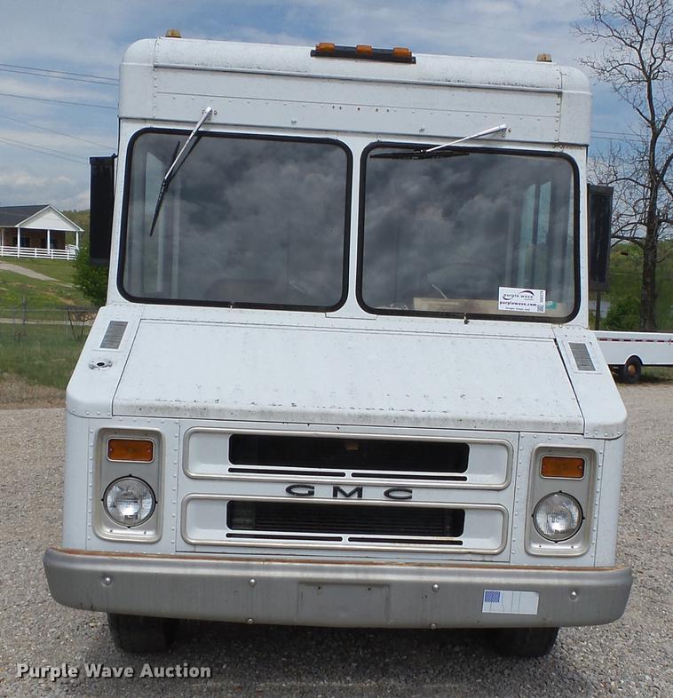 image for item DD2275 1975 GMC Value delivery truck