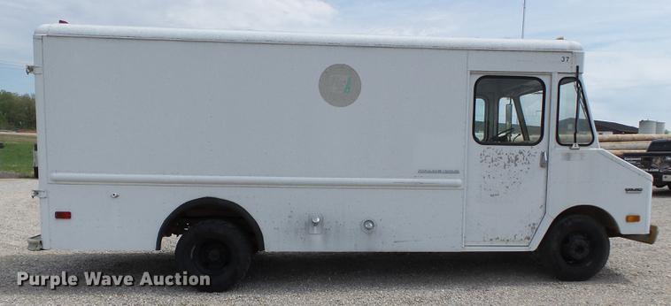 image for item DD2275 1975 GMC Value delivery truck