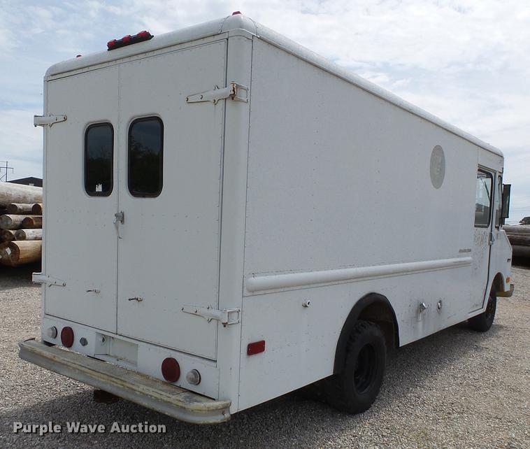 image for item DD2275 1975 GMC Value delivery truck