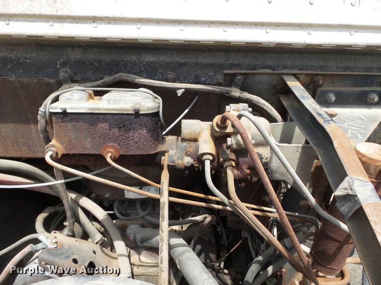 image for item DD2275 1975 GMC Value delivery truck