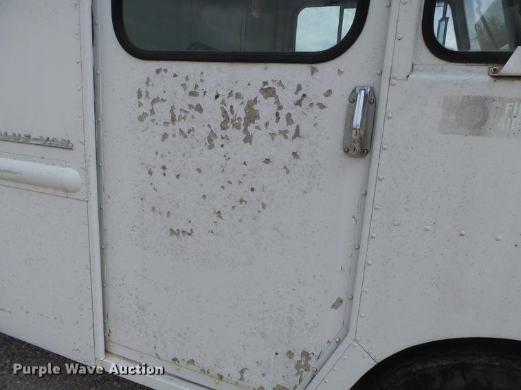 image for item DD2275 1975 GMC Value delivery truck