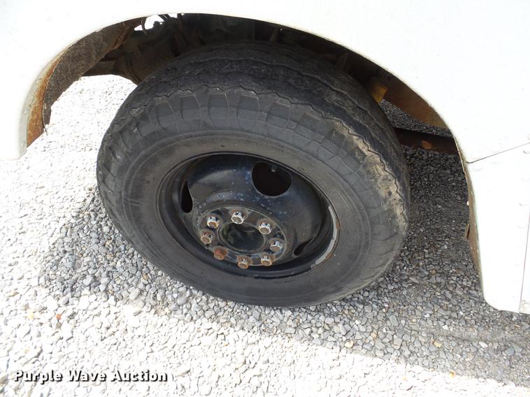 image for item DD2275 1975 GMC Value delivery truck