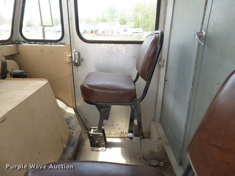 image for item DD2275 1975 GMC Value delivery truck