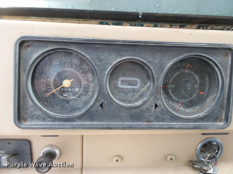 image for item DD2275 1975 GMC Value delivery truck