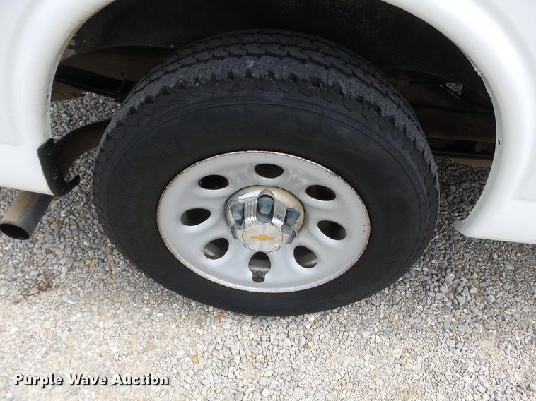 image for item DD2276 2013 Chevrolet Express 1500 van