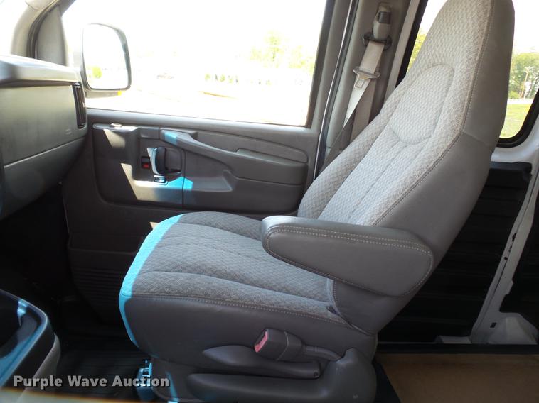 image for item DD2277 2006 Chevrolet Express 1500 van