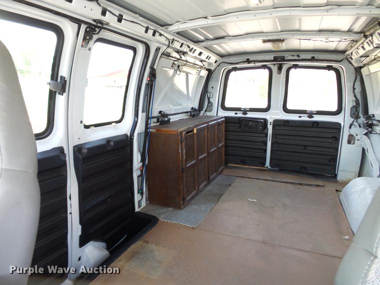 image for item DD2277 2006 Chevrolet Express 1500 van