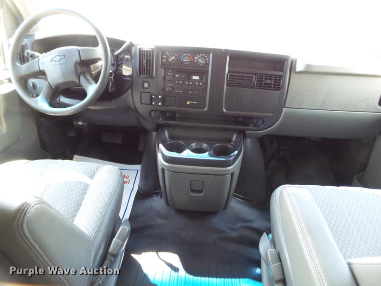 image for item DD2277 2006 Chevrolet Express 1500 van