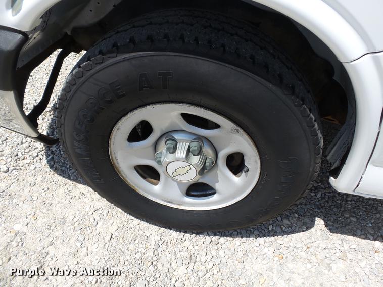 image for item DD2277 2006 Chevrolet Express 1500 van