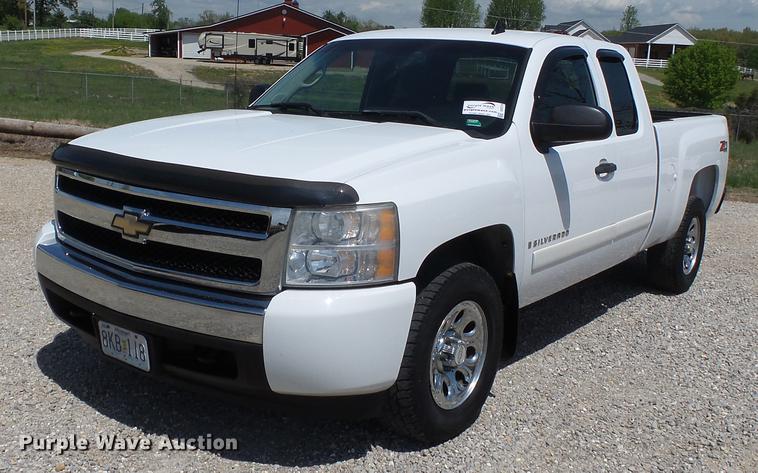 image for item DD2279 2007 Chevrolet Silverado 1500 Ext. Cab pickup truck