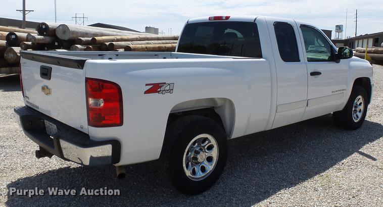 image for item DD2279 2007 Chevrolet Silverado 1500 Ext. Cab pickup truck