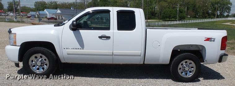 image for item DD2279 2007 Chevrolet Silverado 1500 Ext. Cab pickup truck