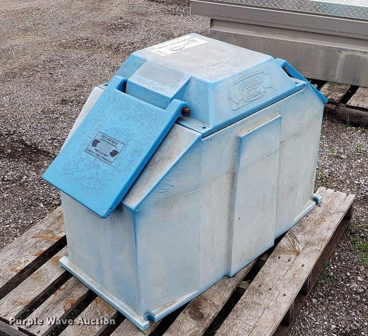 image for item DD4119 Pride of the Farm livestock tank