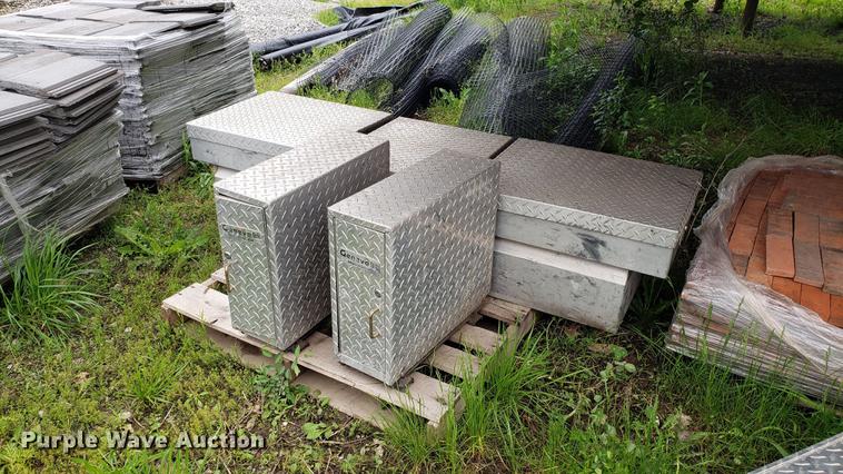 image for item DD4120 (4) toolboxes