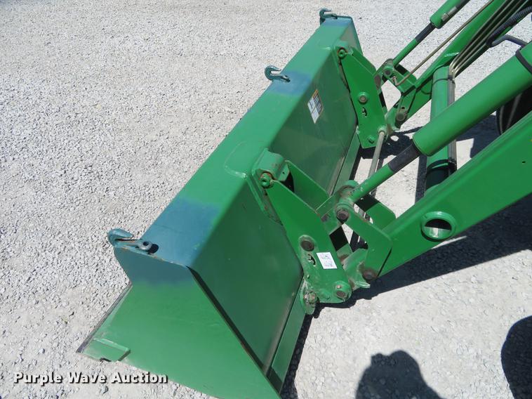 image for item DD6955 2005 John Deere 5103 tractor