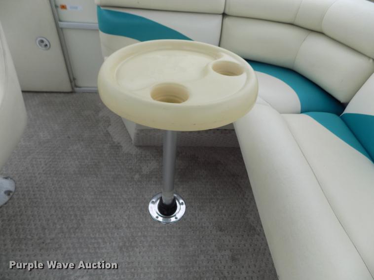 image for item DE1164 2005 Voyager pontoon boat