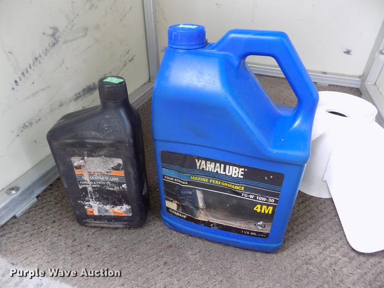 image for item DE1164 2005 Voyager pontoon boat