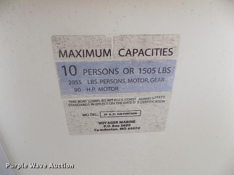 image for item DE1164 2005 Voyager pontoon boat