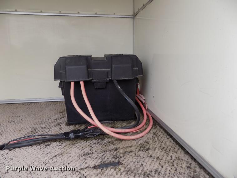 image for item DE1164 2005 Voyager pontoon boat