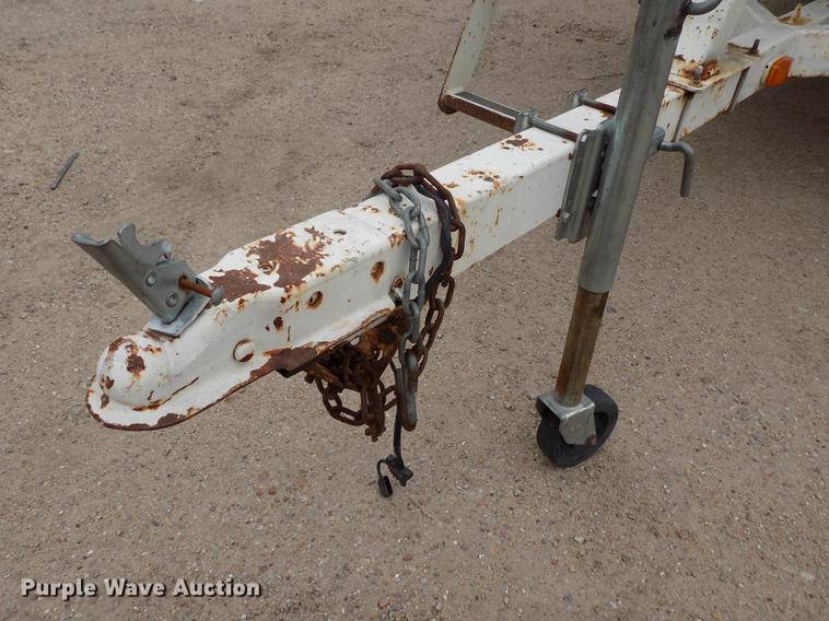 image for item DE1164 2005 Voyager pontoon boat